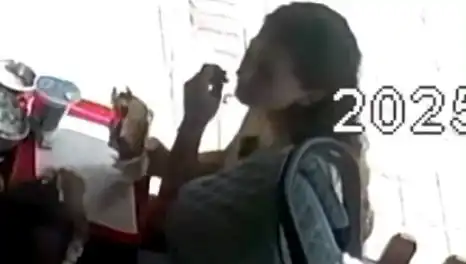 Kadın, Saçını Tostunun İçine Koyarak Şok Etti! İşte Gerekçesi