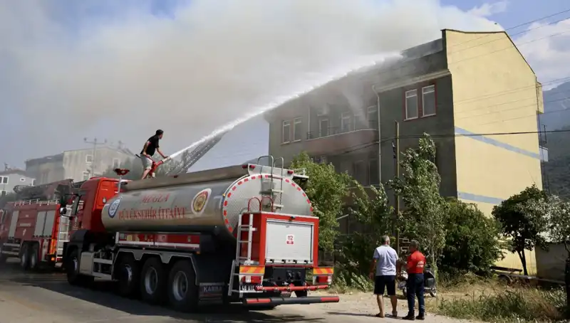 Çatı Katı Yangını, Şehrin Kalbinde Panik Yarattı