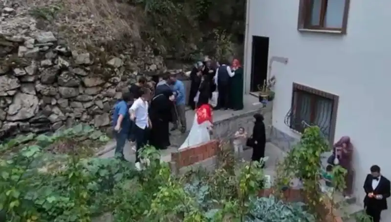 Kanlı Düğün Gecesi: Kurşunlar Sıkıldı, Fırtına Gibi Kaçış