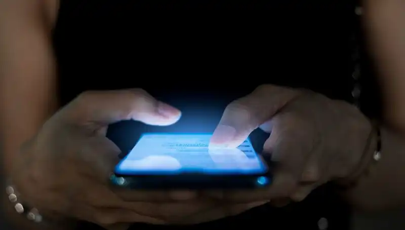 Narsisizm Belirtileri: Telefon Bağımlılığına Dikkat Edin!