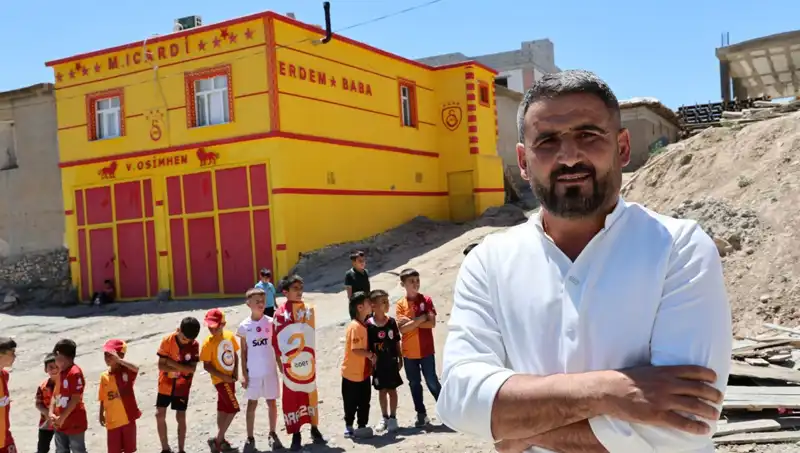 Futbol Tutkusu: Taraftar Evine Icardi ve Osimhen Yazdırdı!
