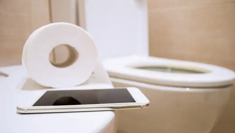 Tuvalette Akıllı Telefon Kullanmanın Sağlık Üzerindeki Olumsuz Etkileri