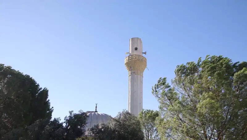 Muğla'da Şiddetli Fırtına! Minare Külahı ve Çatıları Uçurdu