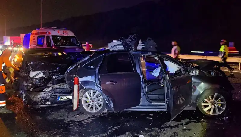 TEM Otoyolu'nda Zincirleme Kaza: 7 Kişi Yaralandı, Detaylar Şaşırtıcı