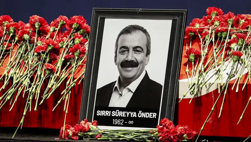 Meclis'te Sırrı Süreyya Önder'in Anması: Hatıralar ve Anlamlı Gündem