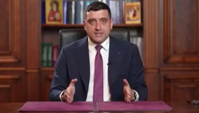 Romanya Seçimlerinde Aşırı Sağcı Aday Şaşırtan Bir Başlangıç Yaptı