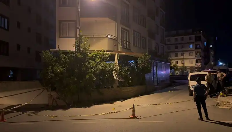 İstanbul’da Kafeye Yapılan Silahlı Saldırıda Korku Dolu Anlar
