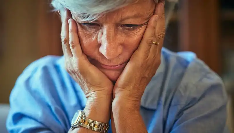 40'lı Yaşlarda Alzheimer Tehlikesi: Stres Kaynaklı İhmal Edebileceğiniz Belirtiler
