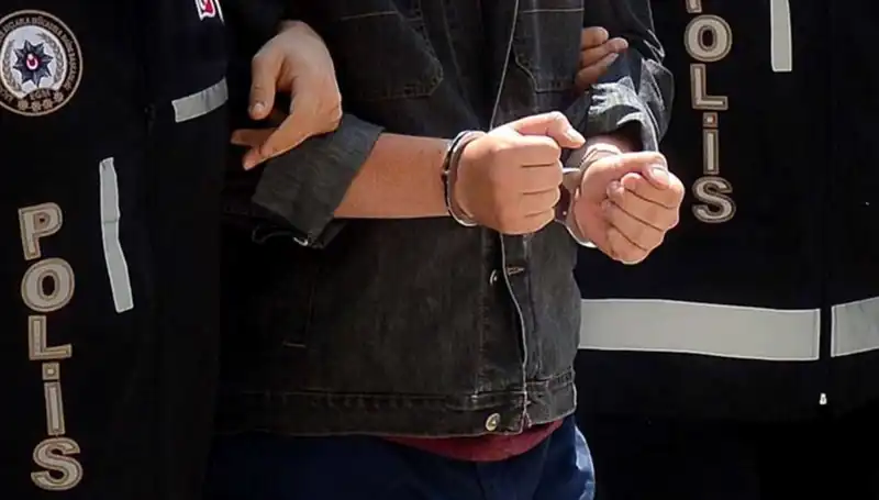 Kayseri'de Yasa Dışı Silah Ticareti Operasyonu: İki Zanlı Tutuklandı