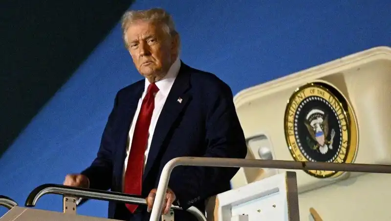 ABD Başkanı Trump, Lahey'deki NATO Zirvesi'nde Tarihi Anlara İmza Atacak