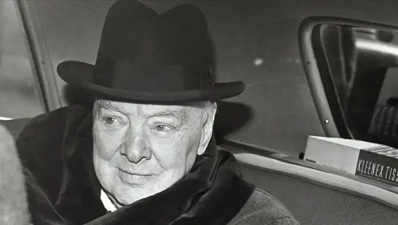 Tarihi Churchill’in Bekar Evi Satışta: 3,75 Milyon Sterlinle Yeni Sahibini Arıyor