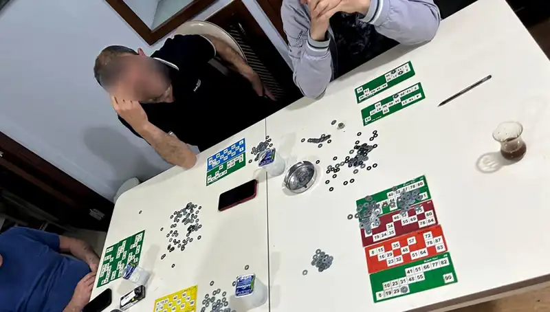 TikTok Canlı Yayınında Beklenmedik Polis Baskını: 22 Kişi Suçüstü Yakalandı!