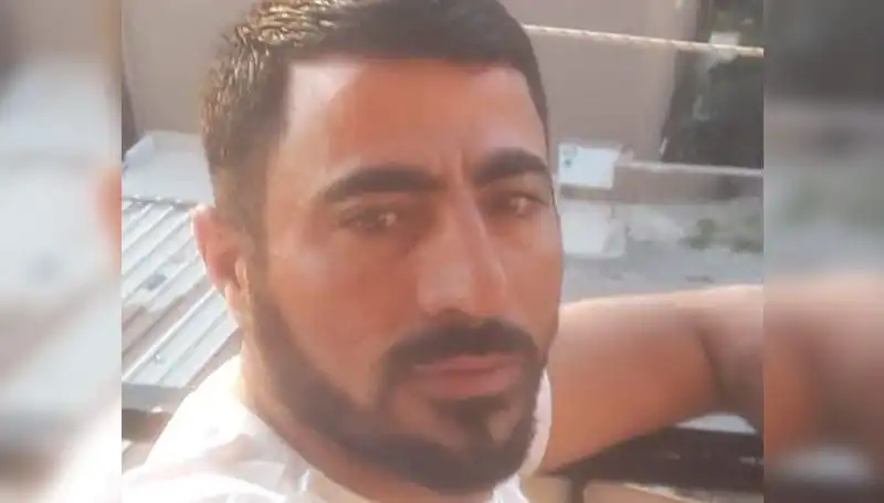 Annesinin Tanıştığı Kişiyi Kanlı Bir Şekilde Öldürdü