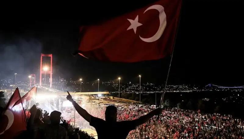 15 Temmuz Destanı: "En Uzun Gece" Tiyatrosu Külliye'de Sahnelenecek