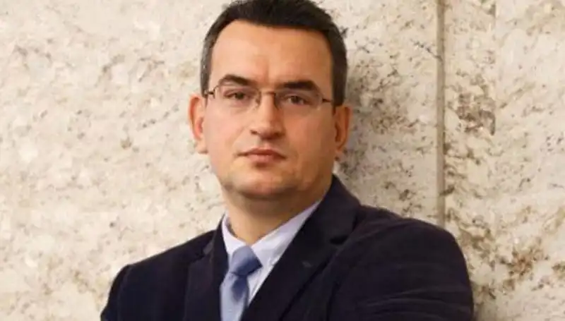 Metin Gürcan: DEVA Partisi'nin Kurucu Üyesi ve Siyasi Hayatına Dair Tüm Detaylar