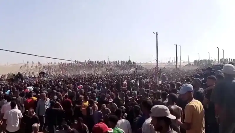 İsrail'in Gazze'deki Yardım Noktasına Yönelik Saldırısında 26 Kişi Hayatını Kaybetti