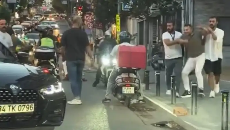 Nişantaşı’nda Yol Verme Kavgası: Sopalı Kadın Saldırısı