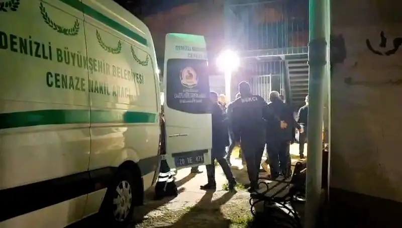 Besicinin Yem Karma Makinesine Düşmesi: Korkunç Olayın Ardındaki Gerçekler