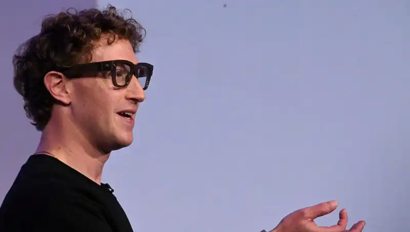 Yeni Yüz Tanıma Teknolojisi ile Zuckerberg'in Gözlüğü Geleceği Şekillendiriyor