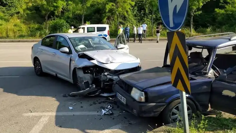 Görele'de Feci Kaza: Sürücü Araç Camından Fırladı, Olay Anı Şok Etti!