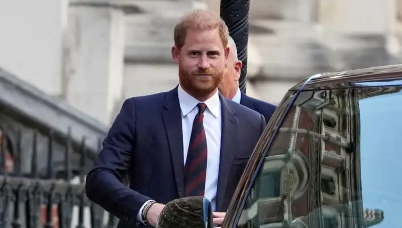 Prens Harry, Aile İlişkilerindeki Sorunları Çözmek İstiyor