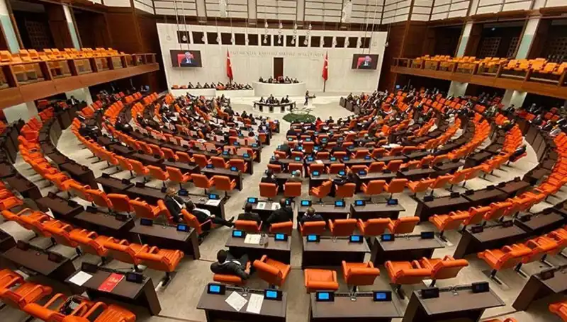 Meclis'e Yeni Dokunulmazlık Dosyaları Geldi: Siyasi Arenada Gözler Burada