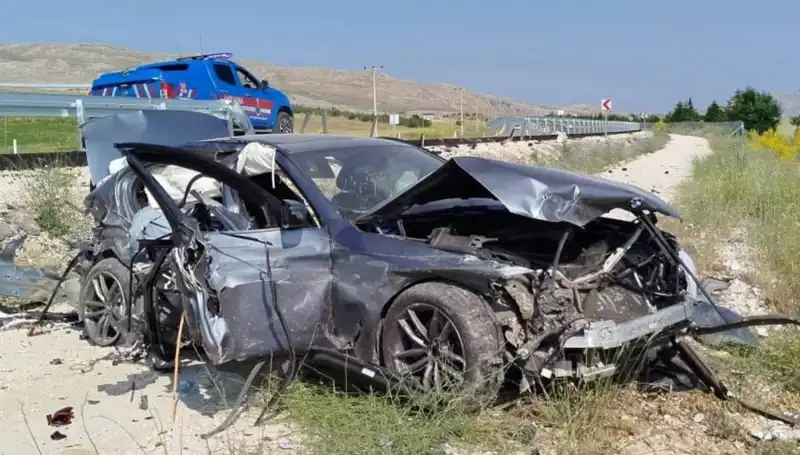 Sivas’ta Korkutan İki Trafik Kazası: 9 Kişi Yaralandı