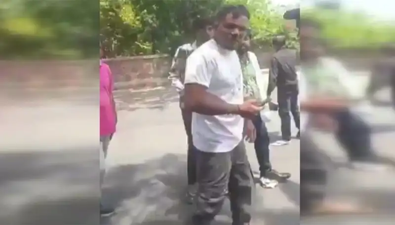 11A Yolcusunun Şaşırtan İfadesi: "Biri Beni Yakaladı" Olayı Ne Anlama Geliyor?