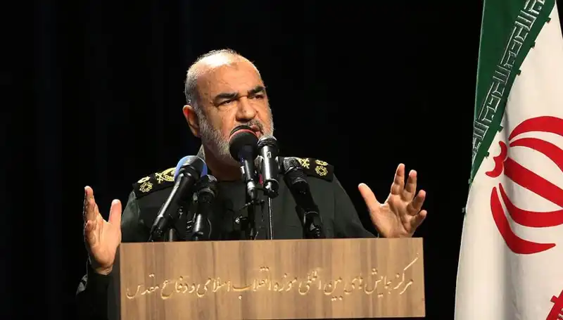 İran Devrim Muhafızları’ndan Trump’a Sert Yanıt: Yıkıcı Karşılık Gelecek
