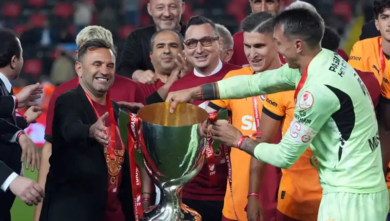 Okan Buruk, Galatasaray'da Kısa Sürede Ulaşmak İstediği Hedeflerini Açıkladı