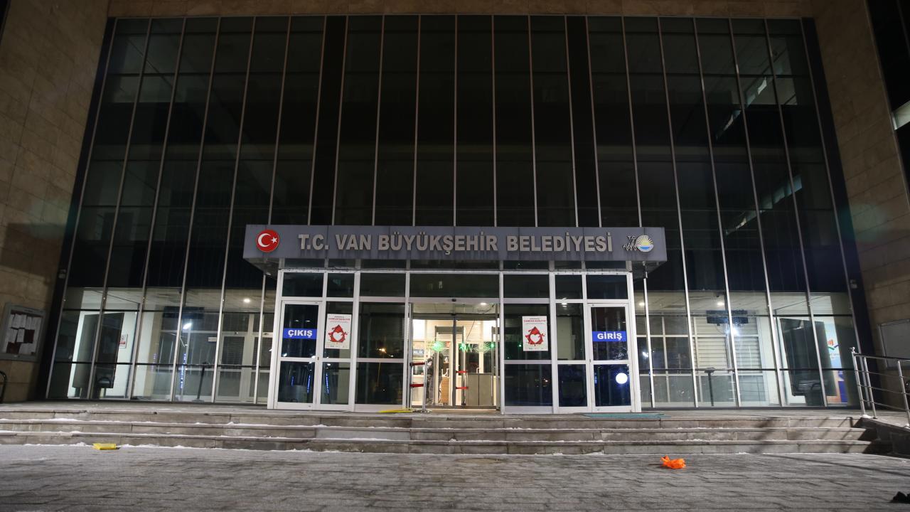 Van Büyükşehir Belediyesi Başkanı Zeydan Görevden Uzaklaştırıldı