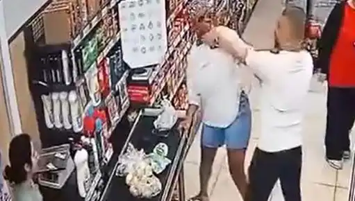 Market Kasa Sırasında Şok Olay: Kadına Saldırı Anı Kameralara Yansıdı