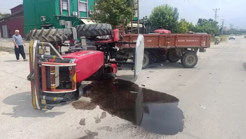 Otomobille Çarpışan Traktör Devrildi: Kaza Sonrası İki Yaralı